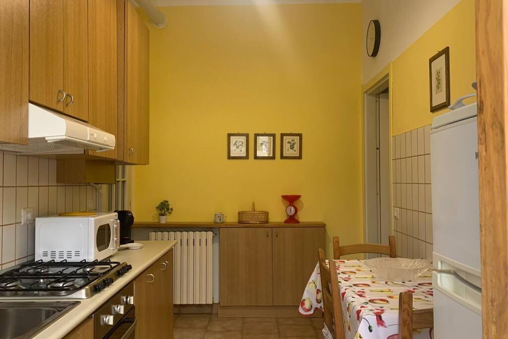 La Casa Del Nonno Apartment Omegna Luaran gambar